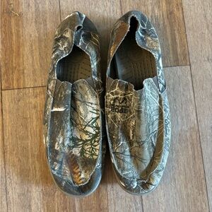 ☀️ CROCS • RealTree Slip Ons